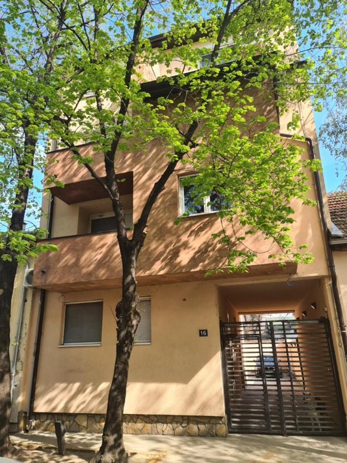 Adonis Apartment Novi Sad Luaran gambar